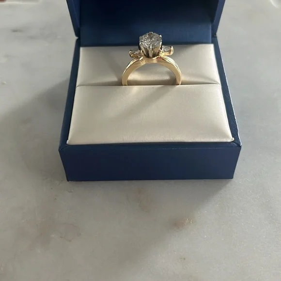 COPY - Engagement/wedding ring size 5 - Picture 7 of 7